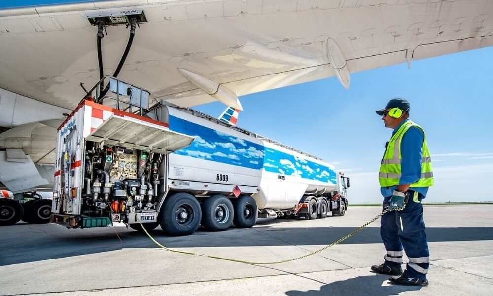 Ritorna il fuel surcharge: diverse compagnie hanno già aumentato le proprie tariffe